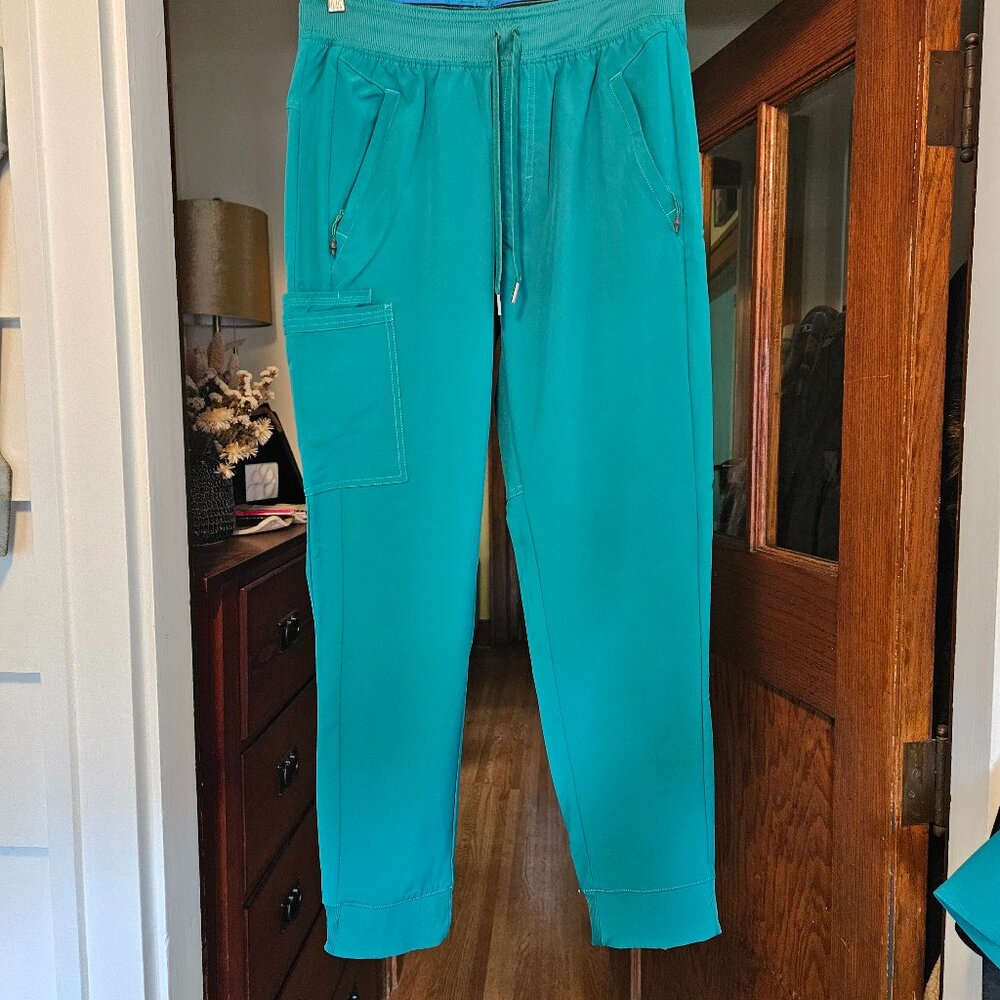 Cherokee Scrubs - Green - Unisex - Size Medium